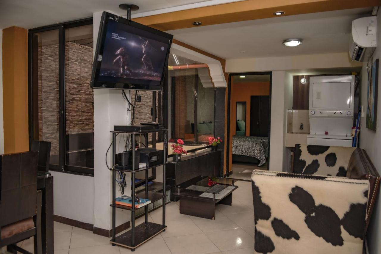 Calle 8 Suites Medellín Eksteriør billede