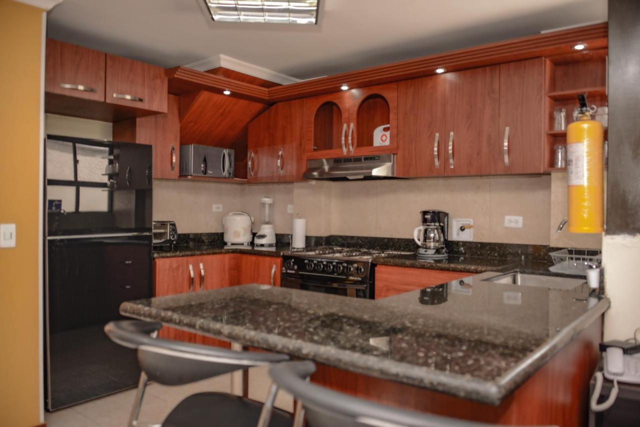 Calle 8 Suites Medellín Eksteriør billede