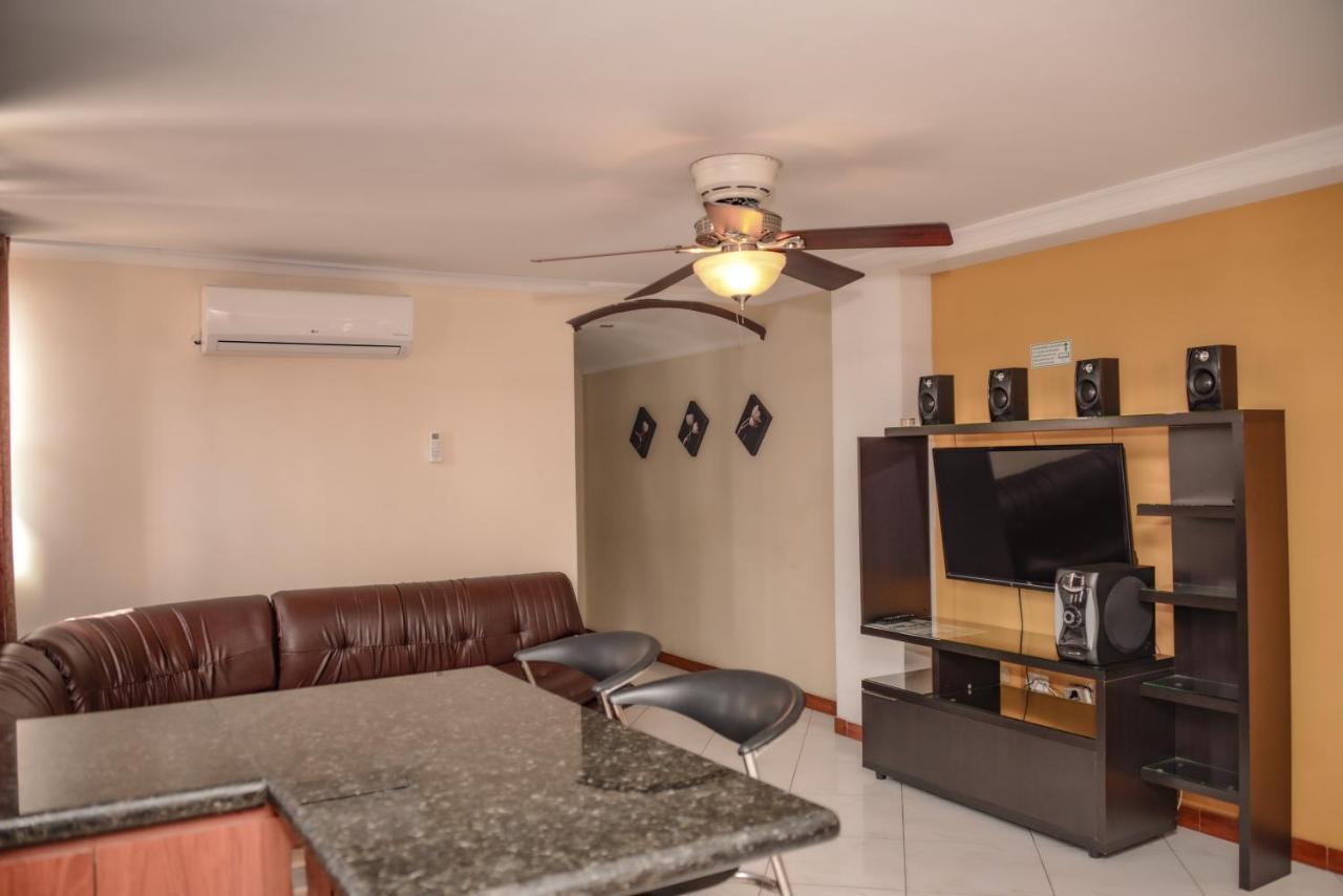 Calle 8 Suites Medellín Eksteriør billede