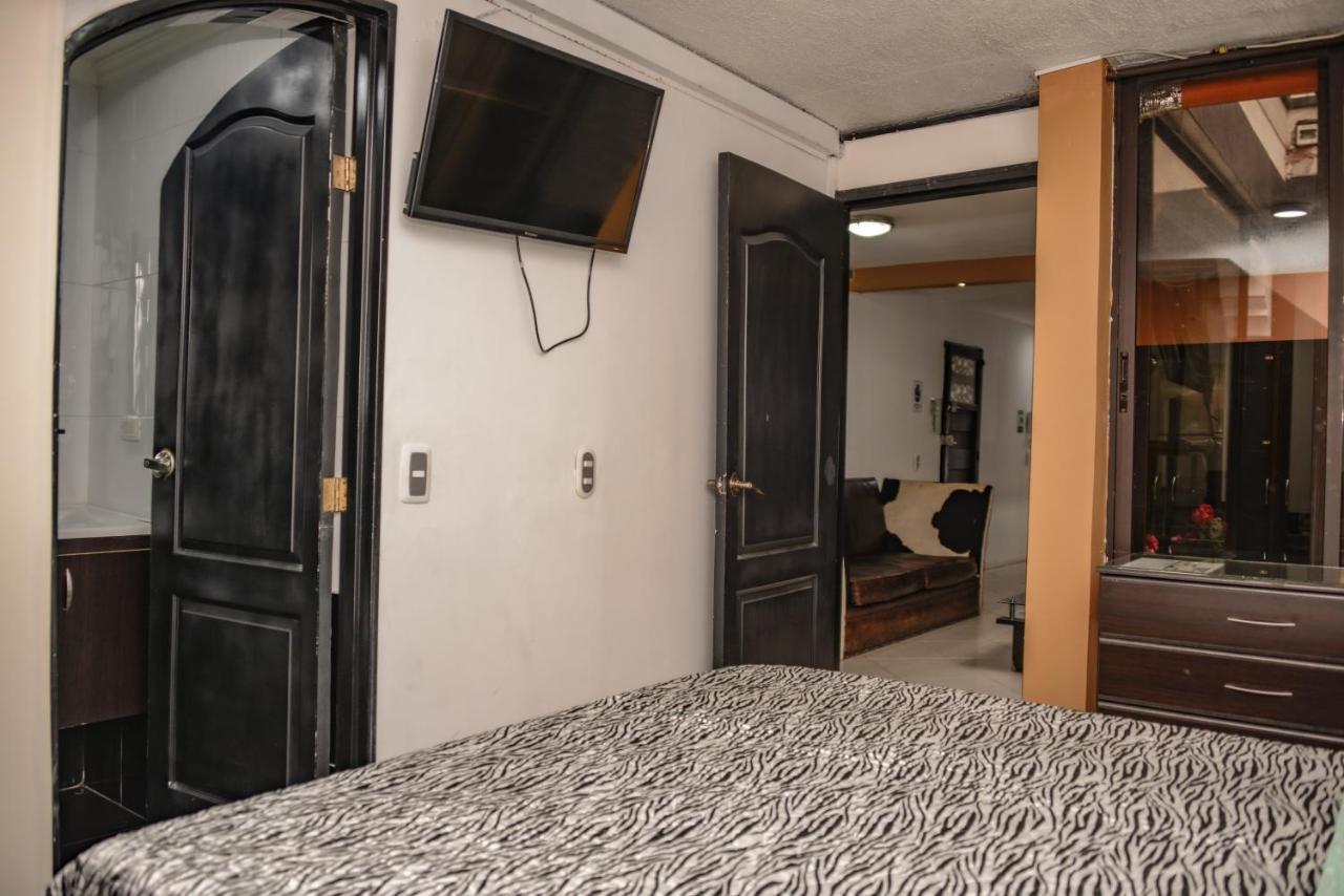 Calle 8 Suites Medellín Eksteriør billede