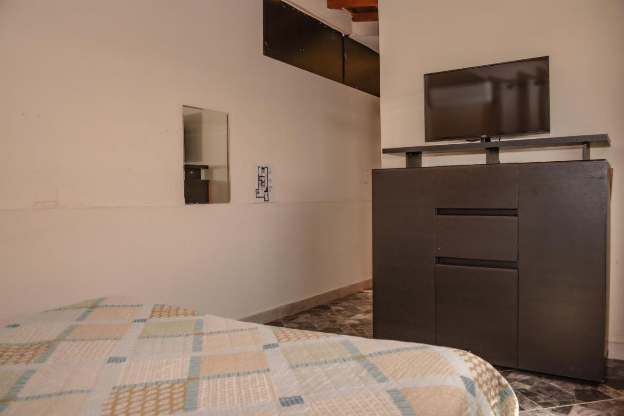 Calle 8 Suites Medellín Eksteriør billede