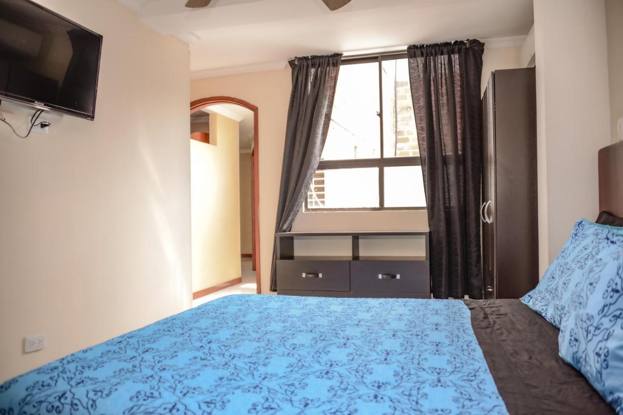 Calle 8 Suites Medellín Eksteriør billede
