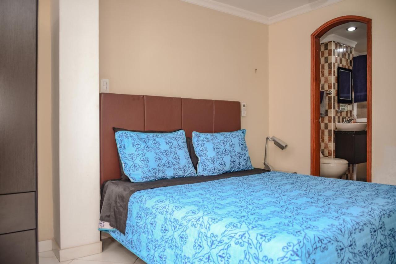 Calle 8 Suites Medellín Eksteriør billede