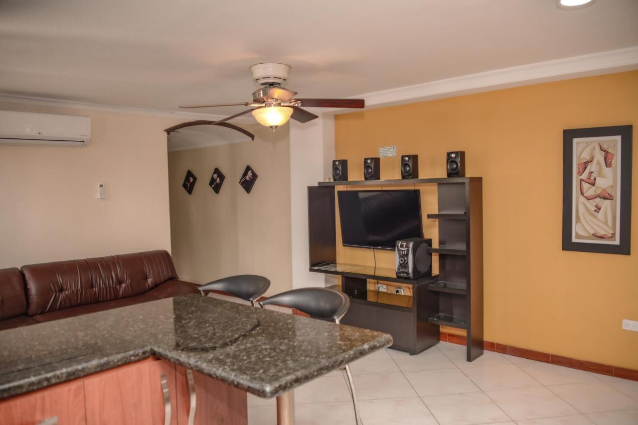 Calle 8 Suites Medellín Eksteriør billede