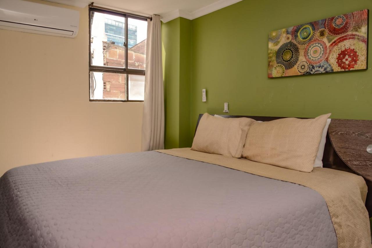 Calle 8 Suites Medellín Eksteriør billede