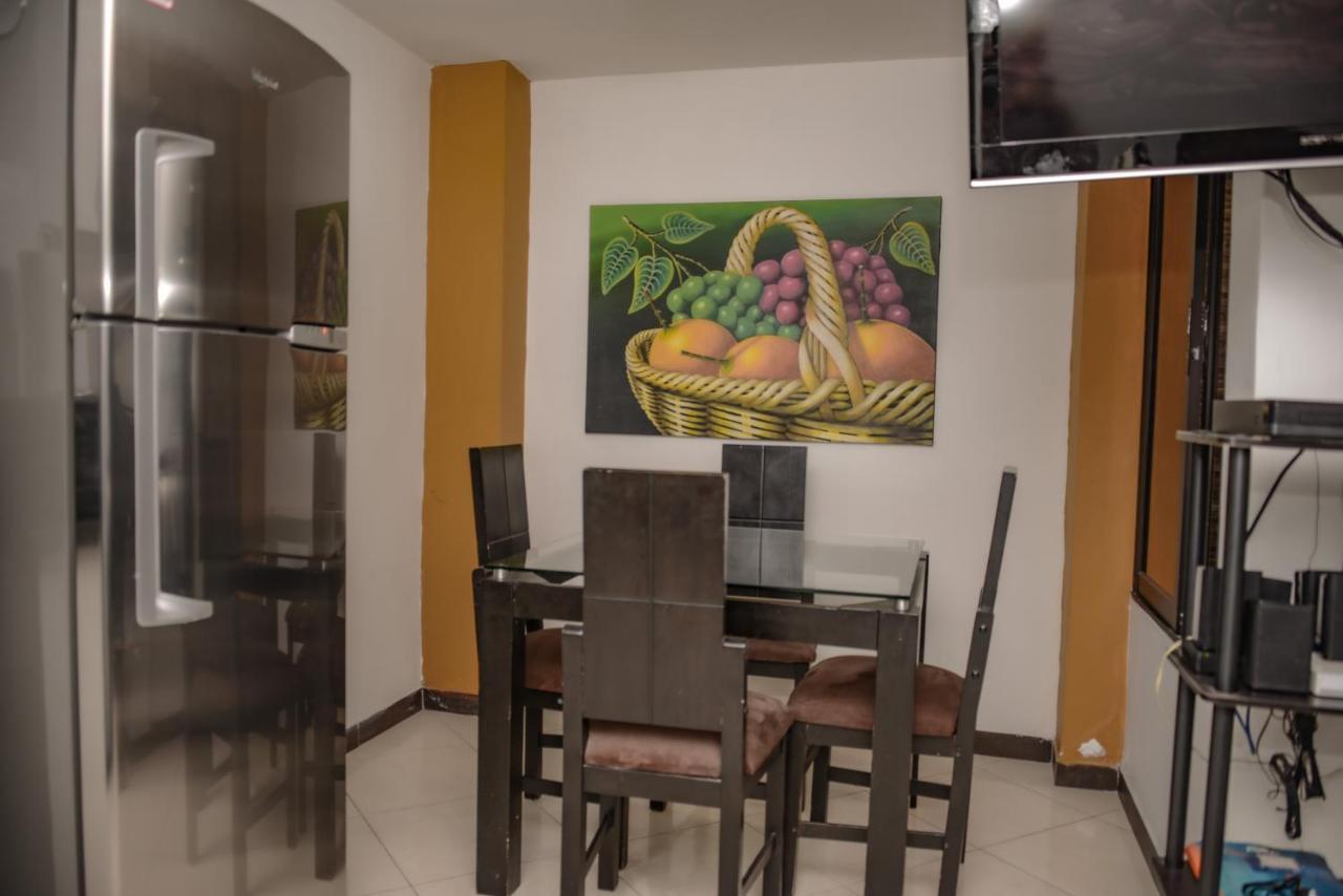 Calle 8 Suites Medellín Eksteriør billede