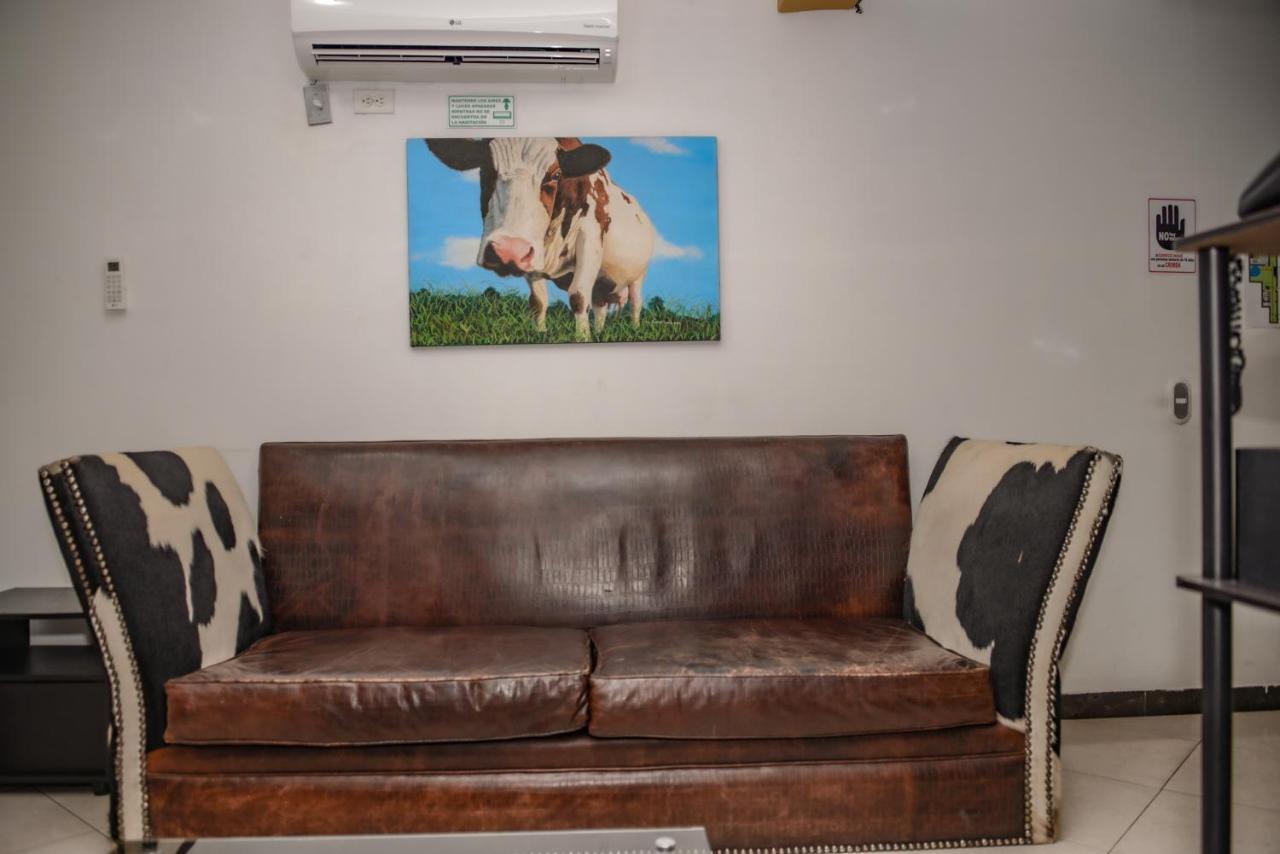 Calle 8 Suites Medellín Eksteriør billede