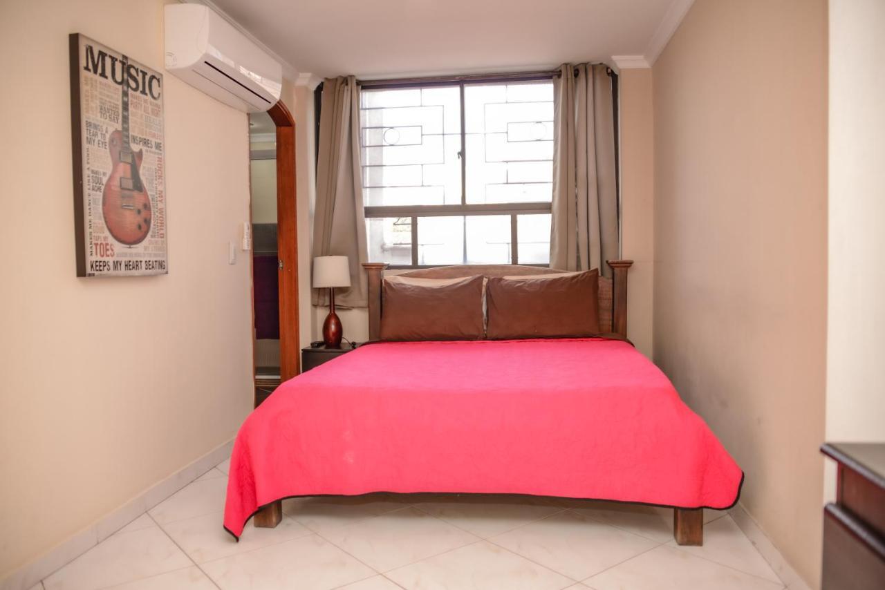 Calle 8 Suites Medellín Eksteriør billede