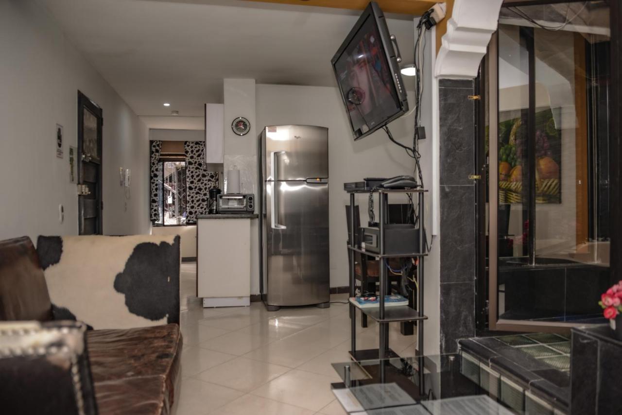 Calle 8 Suites Medellín Eksteriør billede