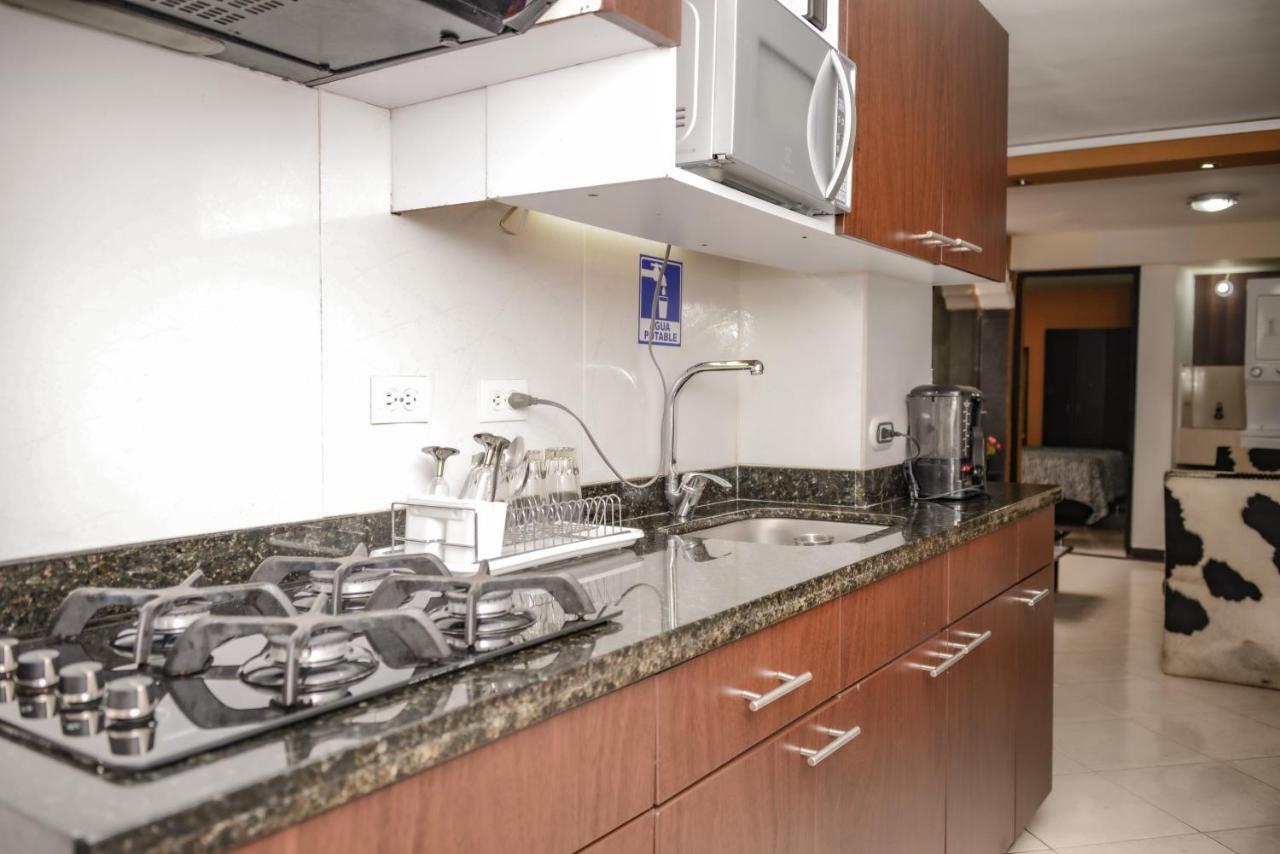 Calle 8 Suites Medellín Eksteriør billede