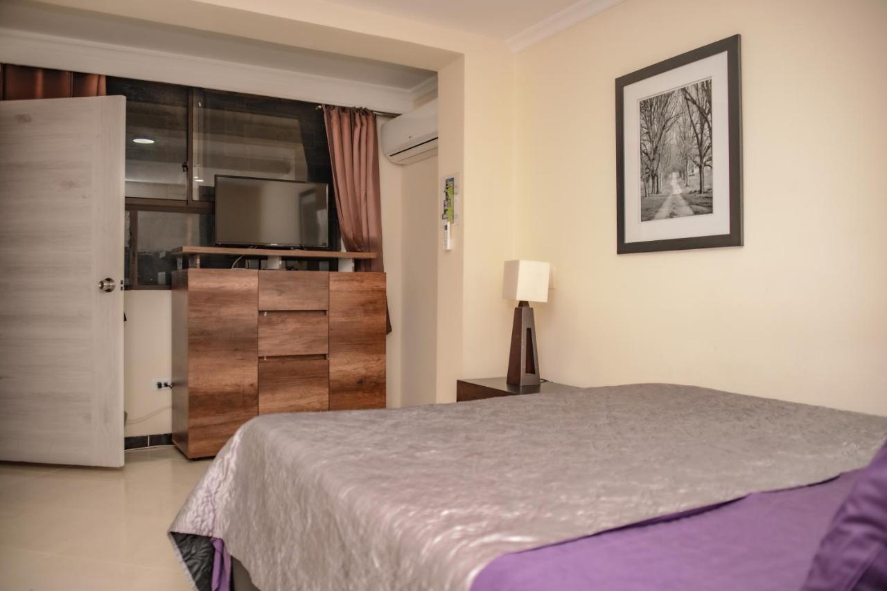 Calle 8 Suites Medellín Eksteriør billede