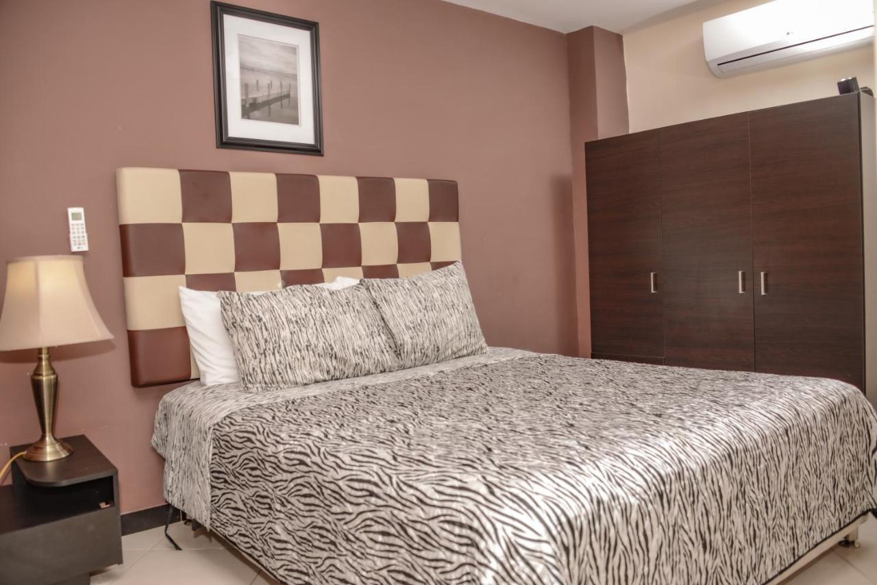 Calle 8 Suites Medellín Eksteriør billede