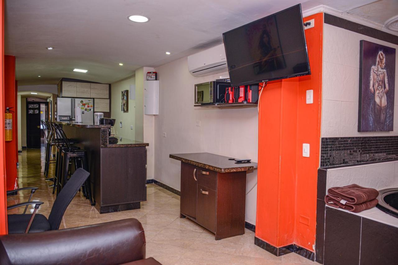 Calle 8 Suites Medellín Eksteriør billede