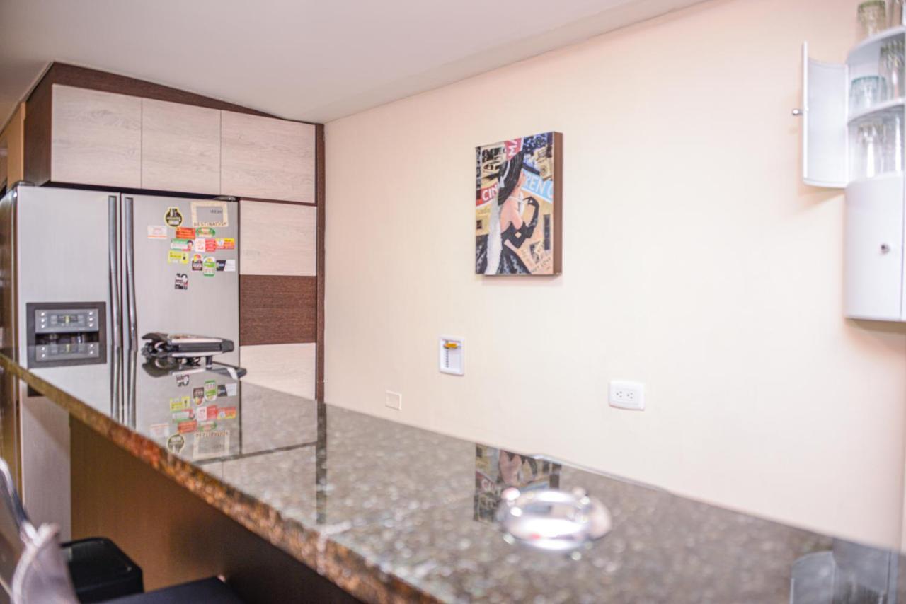 Calle 8 Suites Medellín Eksteriør billede