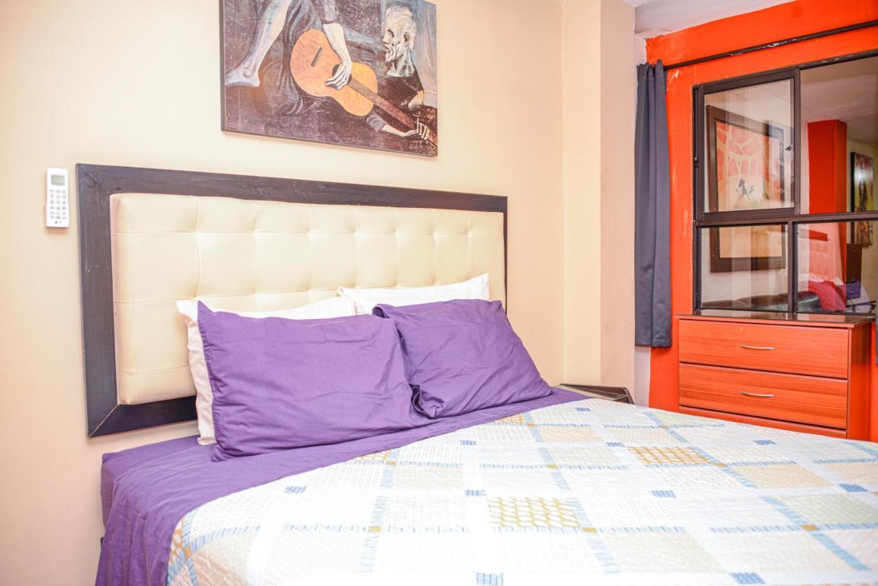 Calle 8 Suites Medellín Eksteriør billede