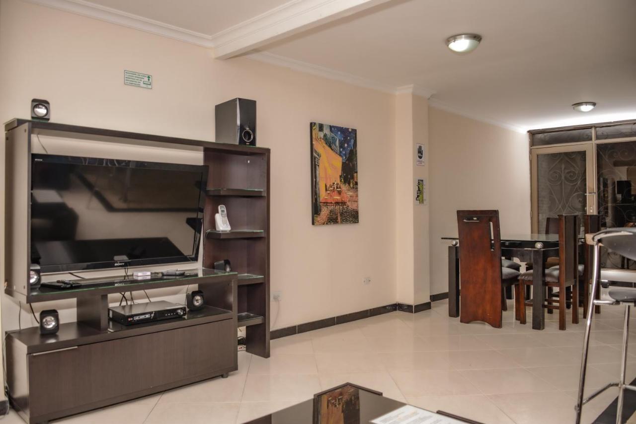 Calle 8 Suites Medellín Eksteriør billede